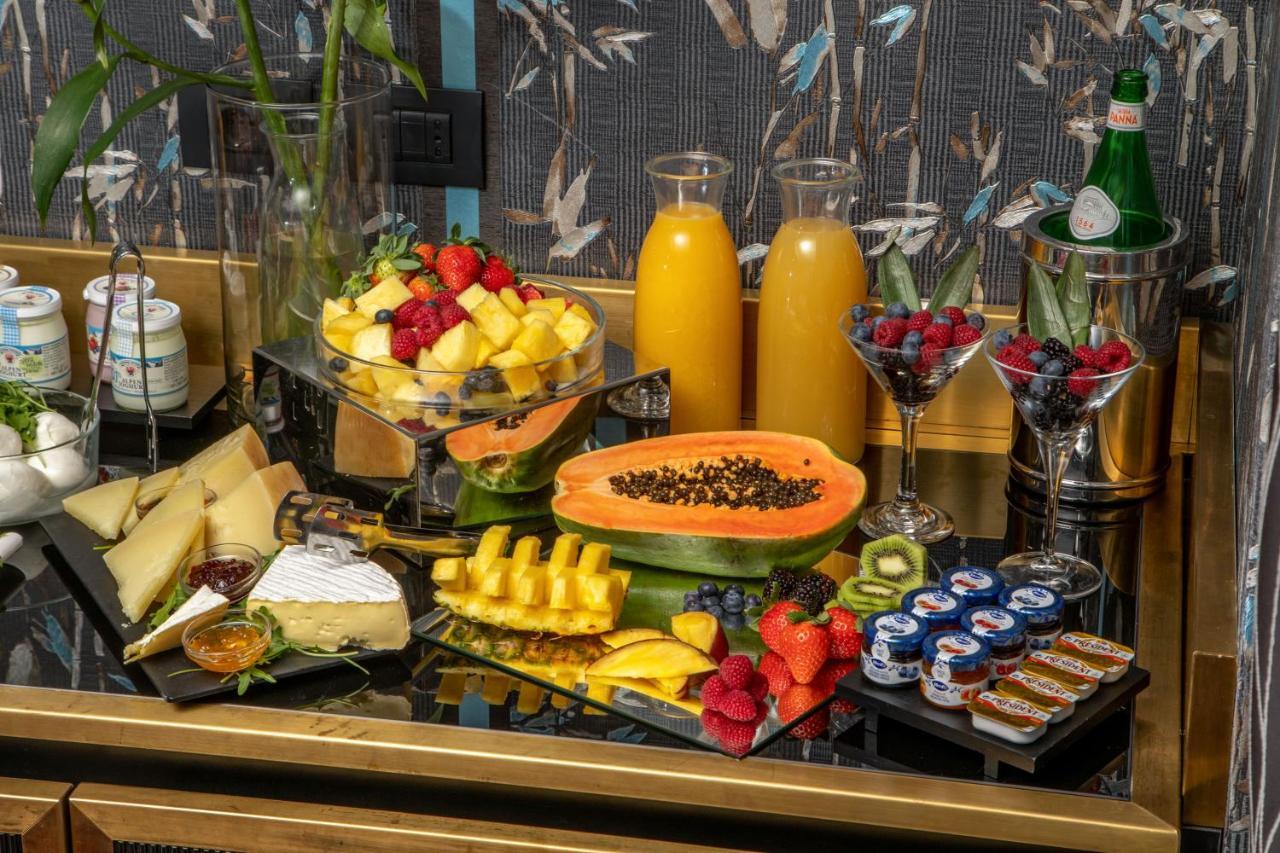 The Inn At The Spanish Steps Luxury Collection - Mario De' Fiori Suite Roma Dış mekan fotoğraf